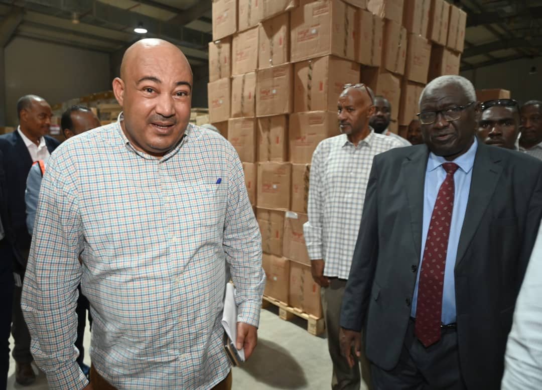 السودان يستلم  90 طن من الأدوية والمستهلكات الطبية بقيمة 2 مليون دولار من مؤسسة اوقفتها لجنة إزالة التمكين وصادرت ممتلكاتها