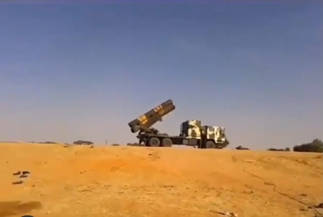 الجيش السوداني ينفذ ضربات جوية ضد الدعم السريع وينصب "صواريخ شواظ" ويتقدم في عدة محاور لتحرير الجزيرة ووصول ارتال من القوات