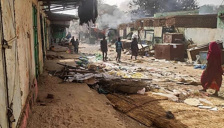 123 موقع تجاري في سوق بالخرطوم دمرته الحرب