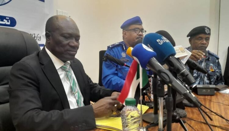 وزير الداخلية السوداني يتحدث عن تهديد كينيا للسودان ويعلن الدفاع