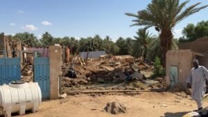 بالفيديو والصور.. اثار خراب كارثية في ابوحمد والسيول تدمر السكة الحديد