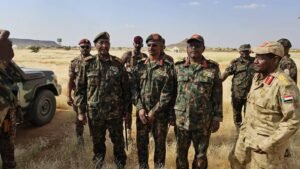 البرهان في أم درمان .. تفاصيل تفاعل مع المواطنين والجنود "بالفيديو"