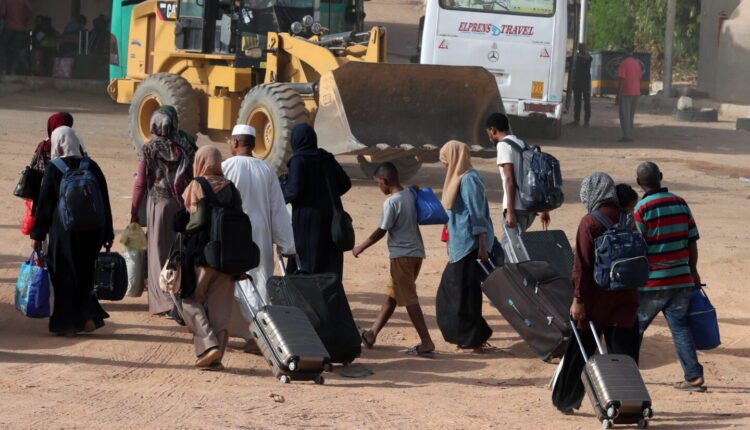 قرار بشأن إعفاء “عفش العائدين” الى السودان من الجمارك وتوجيهات للمعابر
