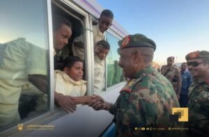 البرهان في عطبرة في زيارة مفاجئة "فيديو وصور"
