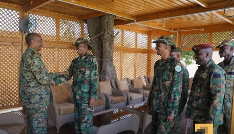 متحرك عسكري يبلغ البرهان إستعداده للقتال بجانب الجيش