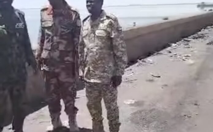 بعد اقتحامه بواسطة الدعم السريع.. الجيش السوداني يدفع بتعزيزات عسكرية نحو جسر مهم