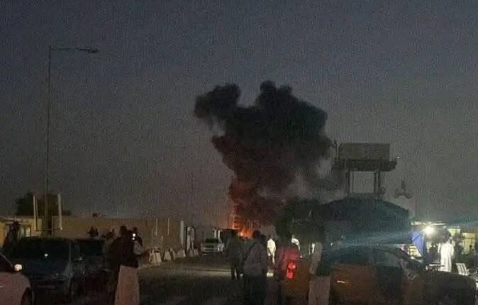 مسيرات تستهدف مطار بورتسودان والقاعدة الجوية وتعليق الرحلات الجوية والجيش يعلق “بالفيديو”