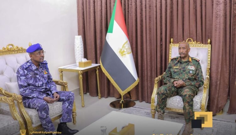 مدير قوات الشرطة يعرض على البرهان خطة طوارئ كبرى لبسط الأمن
