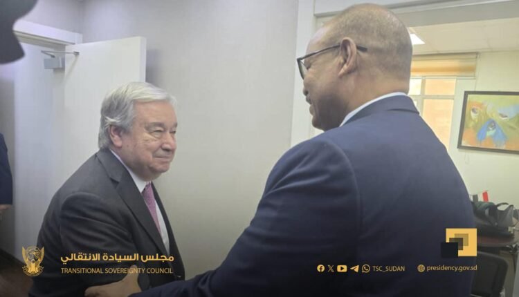 مساعد قائد الجيش السوداني إبراهيم جابر يبلغ غوتيريش أمر مهم عن “مسيرات الإمارات” ويشارك في قمة بغداد بدلًا عن البرهان
