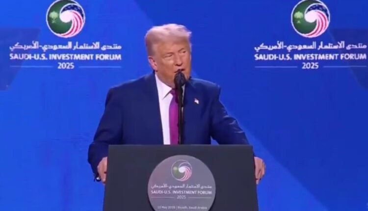 بالفيديو .. لحظة إعلان ترامب قرار رفع العقوبات الأمريكية عن سوريا وتفاعل كبير من محمد بن سلمان