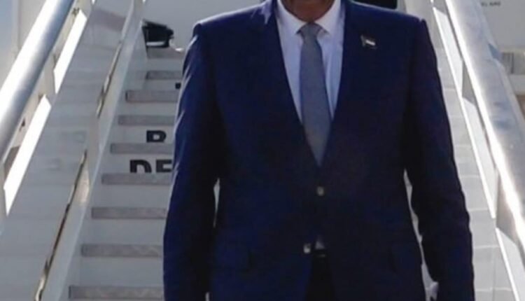 البرهان ينهي زيارة الى السعودية ووفد حكومي يتخلف في الرياض ومستشار ترامب يجري مباحثات في الرياض