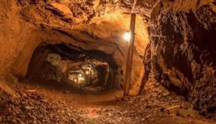 منجم ذهب يبتلع العشرات في السودان