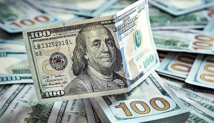 الدولار يحلق عاليا أمام الجنيه السوداني .. وتخوفات من تخطيه حاجز السيطرة