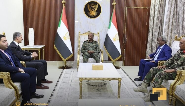 ناقشا ملفات ساخنة.. البرهان يلتقي السفير المصري في السودان