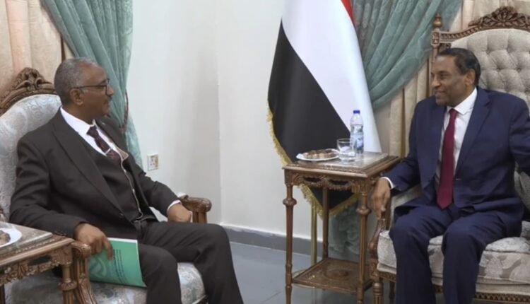 كامل إدريس يوجه بتطوير الاتصالات لصالح التعليم والذكاء الاصطناعي