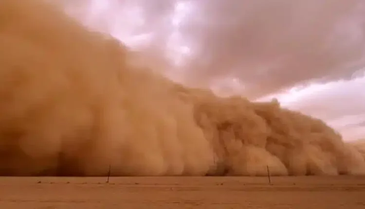 عاصفة ترابية تضرب ولايتي نهر النيل والشمالية