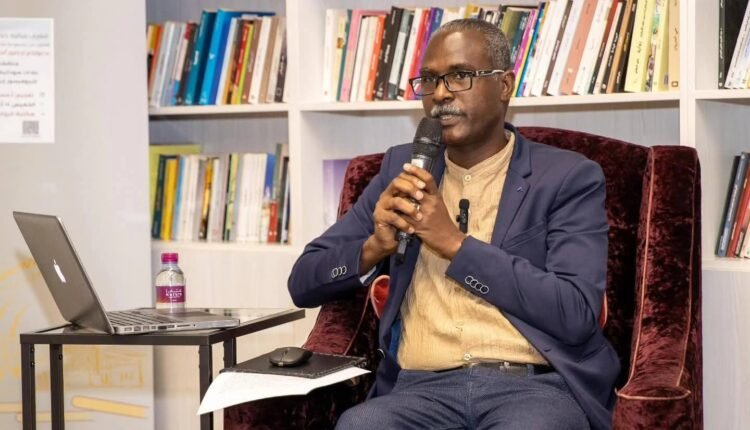 في مكتبة كتارا بالدوحة.. محمود أبارو يستقرئ كتاب “عادات سودانية أصولها عربية”