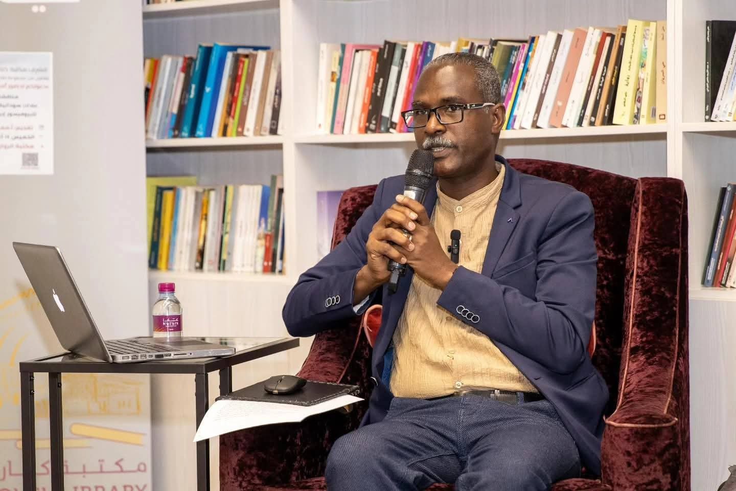 في مكتبة كتارا بالدوحة.. محمود أبارو يستقرئ كتاب “عادات سودانية أصولها عربية”