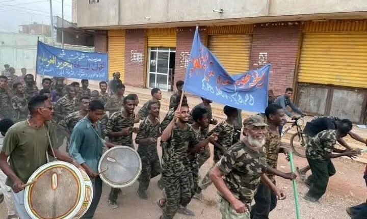 شاهد زفة “المولد النبوي الشريف” في السودان بعد غياب عامين