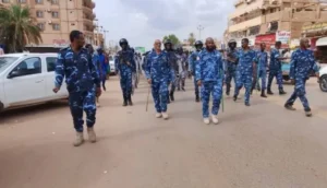 الشرطة السودانية تصنع الحدث في الخرطوم.. ورسائل تطمينية في بريد المواطنين