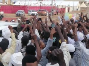 بالفيديو.. البرهان من داخل ساحة الاحتفال بالمولد النبوي الشريف في أمدرمان 