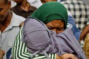 بالصور: حلفاية الملوك تستقبل العائدين.. ودموع الفرحة تكتب أجمل أغاني الأشواق