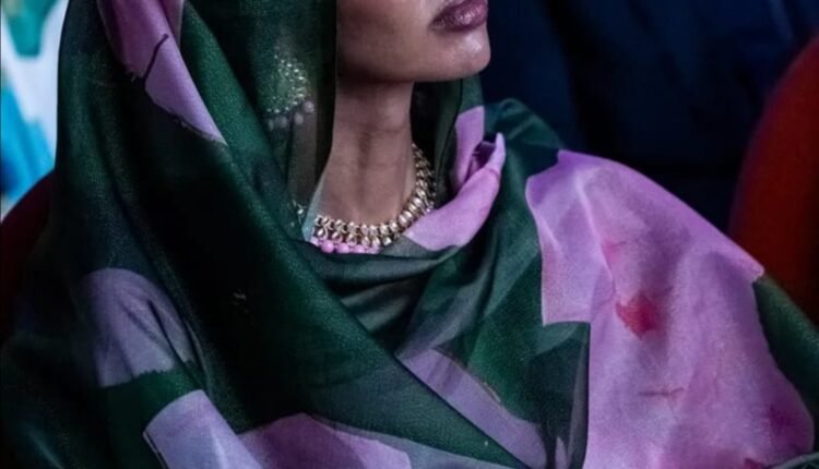 حولت الشجاعة إلى عمل.. ناشطة سودانية تفوز بجائزة دولية مرموقة