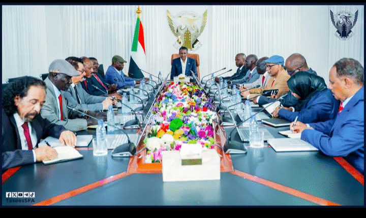 المجلس الرئاسي في حكومة “تأسيس” يعقد جلسته الأولى برئاسة حميدتي ويختار التعايشي رئيسا للوزراء