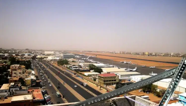 أصوات وضجيج وحركة.. أحداث مفاجئة في مطار الخرطوم الدولي