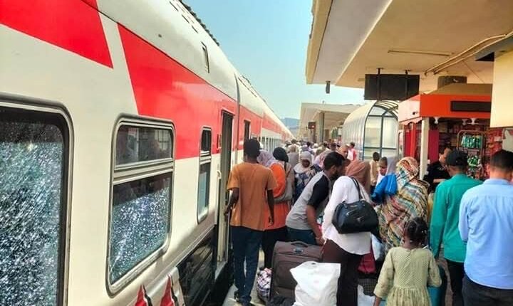 تمديد فترة التسجيل في كشوفات “العودة الطوعية” من مصر