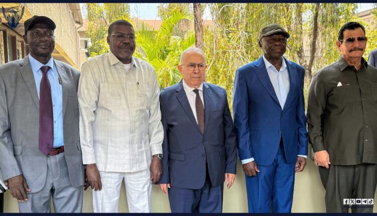 خطوة ستغضب الحكومة السودانية.. لعمامرة يلتقي عبد العزيز الحلو في نيروبي