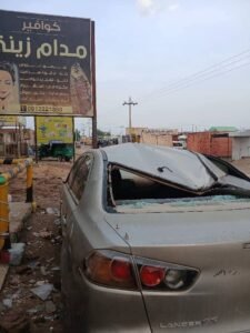 شاهد بالصور.. عطبرة تتعرض إلى أضرار وخسائر جسيمة جراء الصواعق الرعدية والأمطار