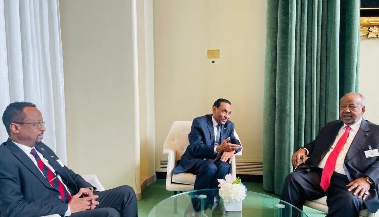 كامل إدريس مخاطبًا قيلي: رفع تجميد عضوية السودان يخدم الاتحاد الإفريقي قبل أن يخدم الخرطوم