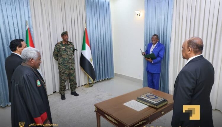 وزير الخارجية السوداني يؤدي القسم أمام البرهان.. ملفات شائكة في انتظاره