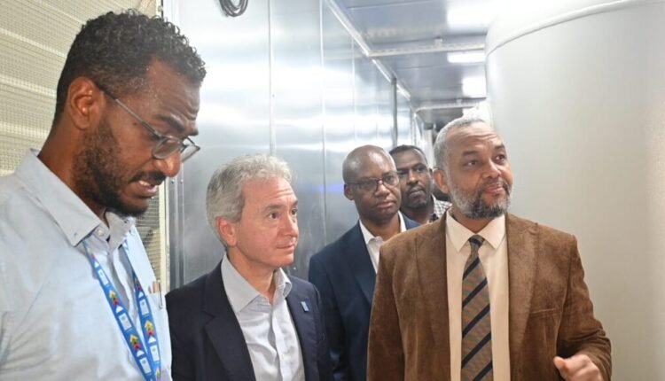 توزيع 400 أسطوانة أكسجين على أربع ولايات سودانية