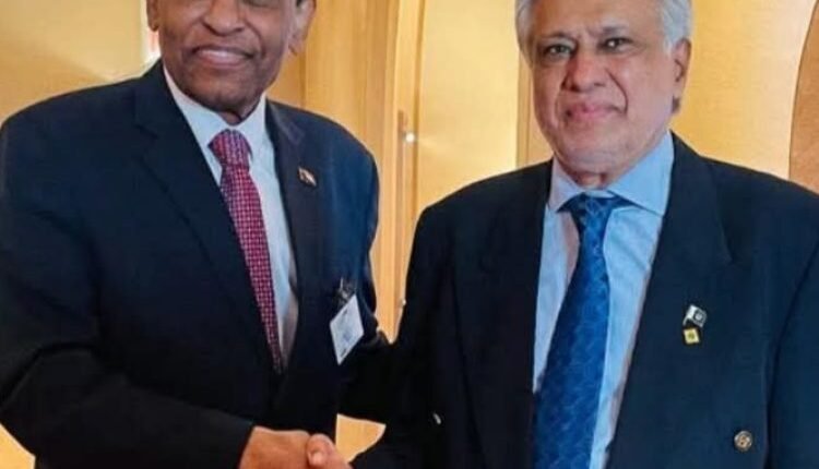 السودان يتحرك إقليميا ودوليا.. تفاصيل لقاء خاص بين كامل إدريس ووزير خارجية باكستان