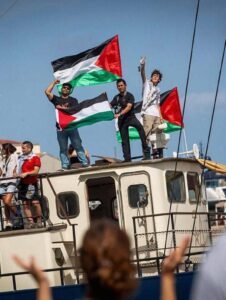 إسرائيل تعترض "أسطول الصمود".. التوتر البحري يتصاعد مع اقتراب المساعدات من غزة