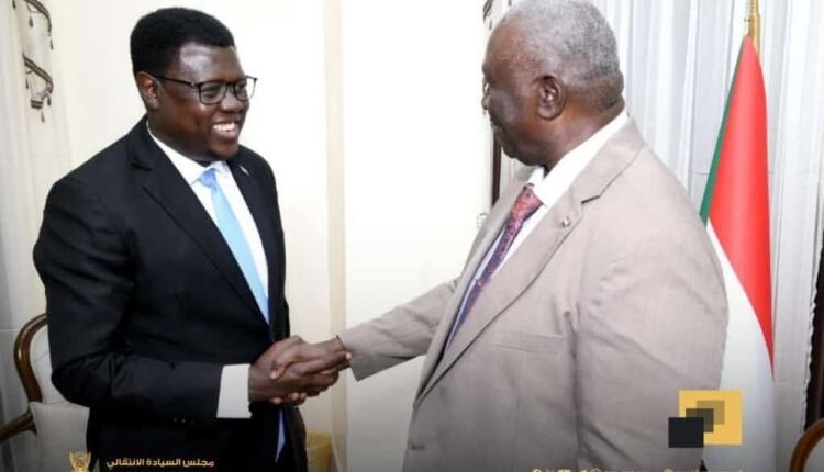 عقار يعيد ترتيب أولويات العلاقة مع جنوب السودان ويناقش ملفات حساسة