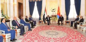 أفورقي يستقبل كامل إدريس.. السودان وإريتريا يرسمان استراتيجية جديدة مشتركة لتعزيز الاستقرار في المنطقة