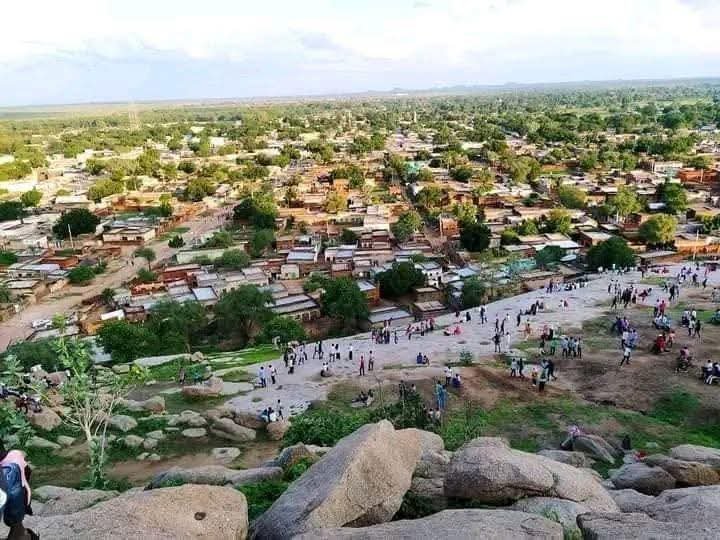 بينهم أطفال.. قصف مدفعي يستهدف الدلنج ويخلف قتلى وجرحى وسط المدنيين