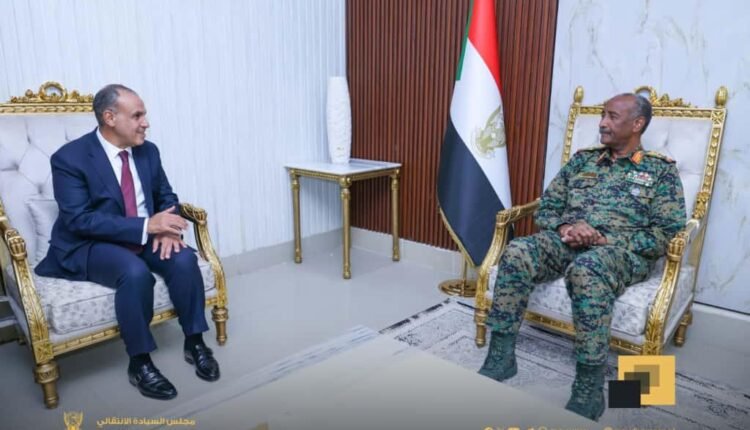 البرهان ووزير خارجية مصر.. تحركات ولقاءات بشأن بيان “الرباعية” والهدنة الإنسانية ودعوة من السيسي لقائد الجيش للحضور إلى القاهرة