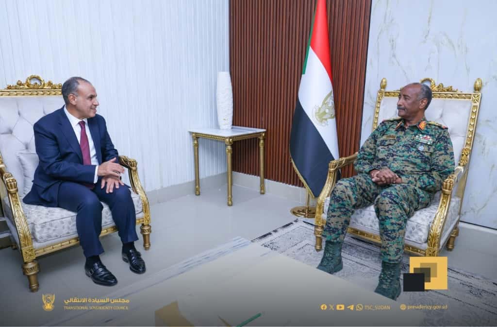 البرهان ووزير خارجية مصر.. تحركات ولقاءات بشأن بيان “الرباعية” والهدنة الإنسانية ودعوة من السيسي لقائد الجيش للحضور إلى القاهرة