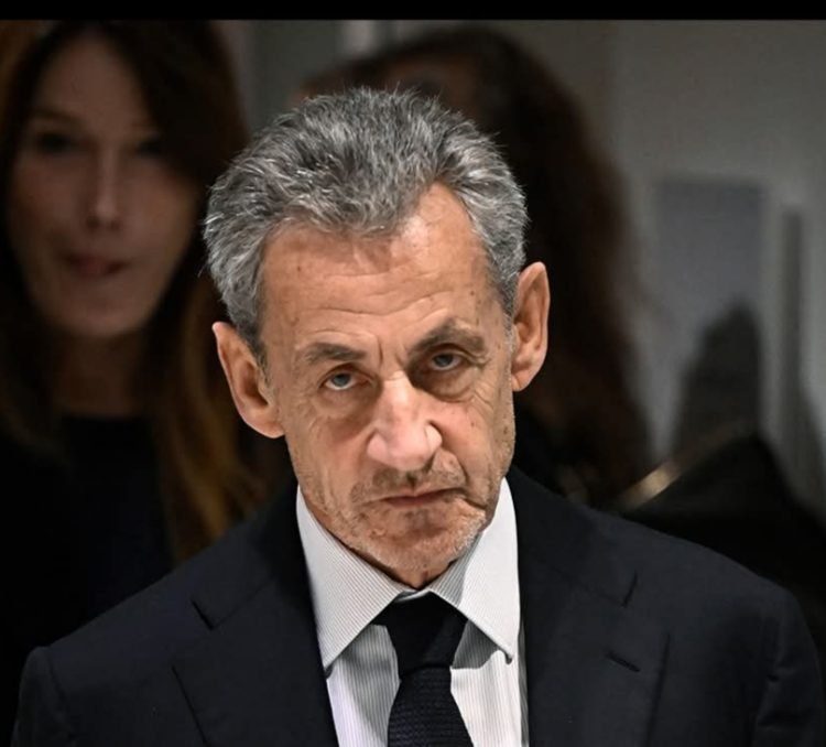 أول يوم في السجن للرئيس الفرنسي الأسبق