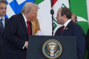 ترامب يعلن انتهاء حرب غزة وتوقيع اتفاق سلام ويكشف عن إدخال مساعدات إلى القطاع