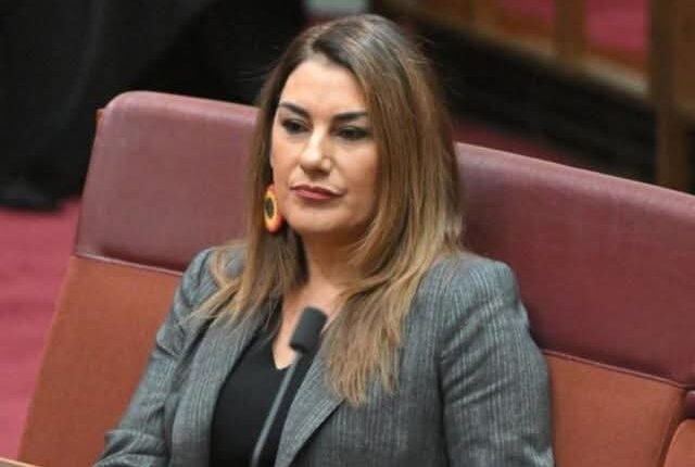 سيناتور أسترالي تتضامن مع الشعب السوداني وتطالب بفرض عقوبات على الإمارات