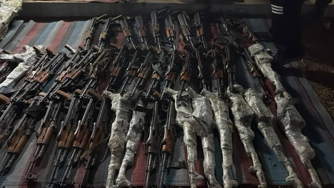 عاجل .. بالصور : ضبط عربة محملة بأسلحة ثقيلة في ولاية نهر النيل