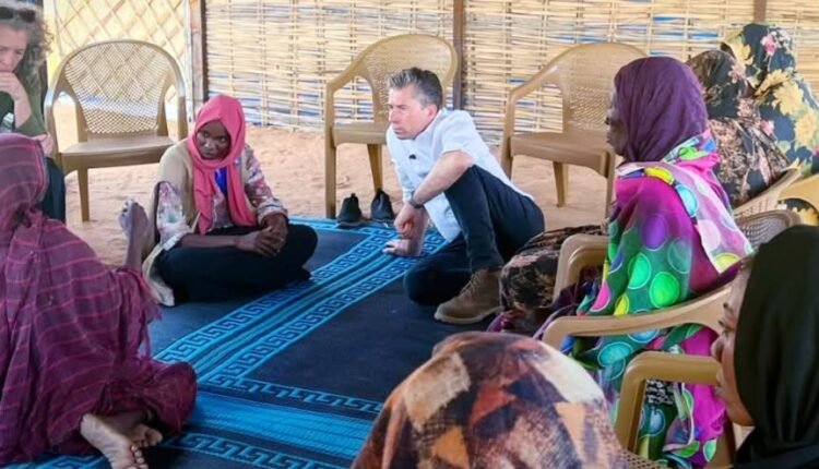 توم فليتشر  يقر بالعجز تجاه الفظاعات والمعاناة في الفاشر والإفلات من العقاب ويحاول دخول المدينة