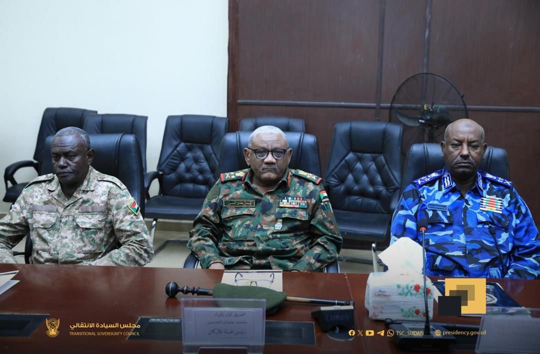 وزير الدفاع السوداني يعلن التعبئة ومواصلة الجيش لقتال الدعم السريع ردا على مقترح الهدنة الأميركي..تفاصيل اجتماع طارئ برئاسة البرهان في الخرطوم "بالفيديو والصور"