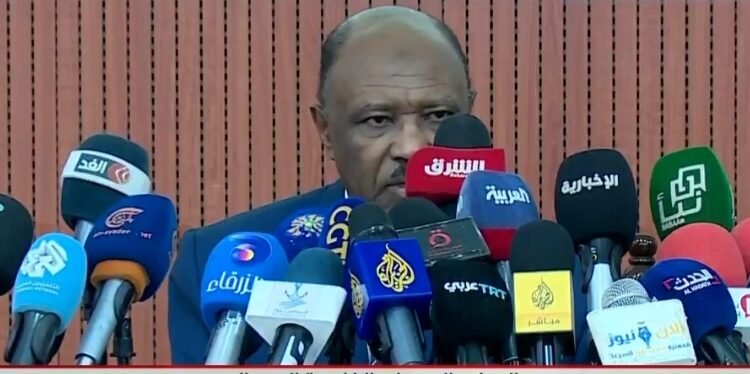 عاجل .. وزير خارجية السودان : المفاوضات على الطاولة ولانقبل املاءات من أحد و يكشف تفاصيل ورقة قدمتها الحكومة للامم المتحدة ويعلن شروط وخطوات حل الازمة في السودان ويتحدث عن منبر جدة وبنوده قبل وقف اطلاق النار