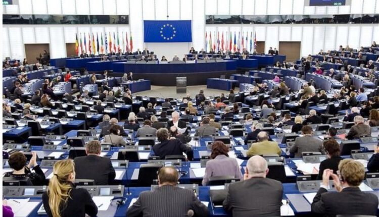 البرلمان الأوروبي يصدم الدعم السريع ويمنح حكومة البرهان الشرعية ويطالب بعقوبات على حميدتي وقائد الجيش السوداني